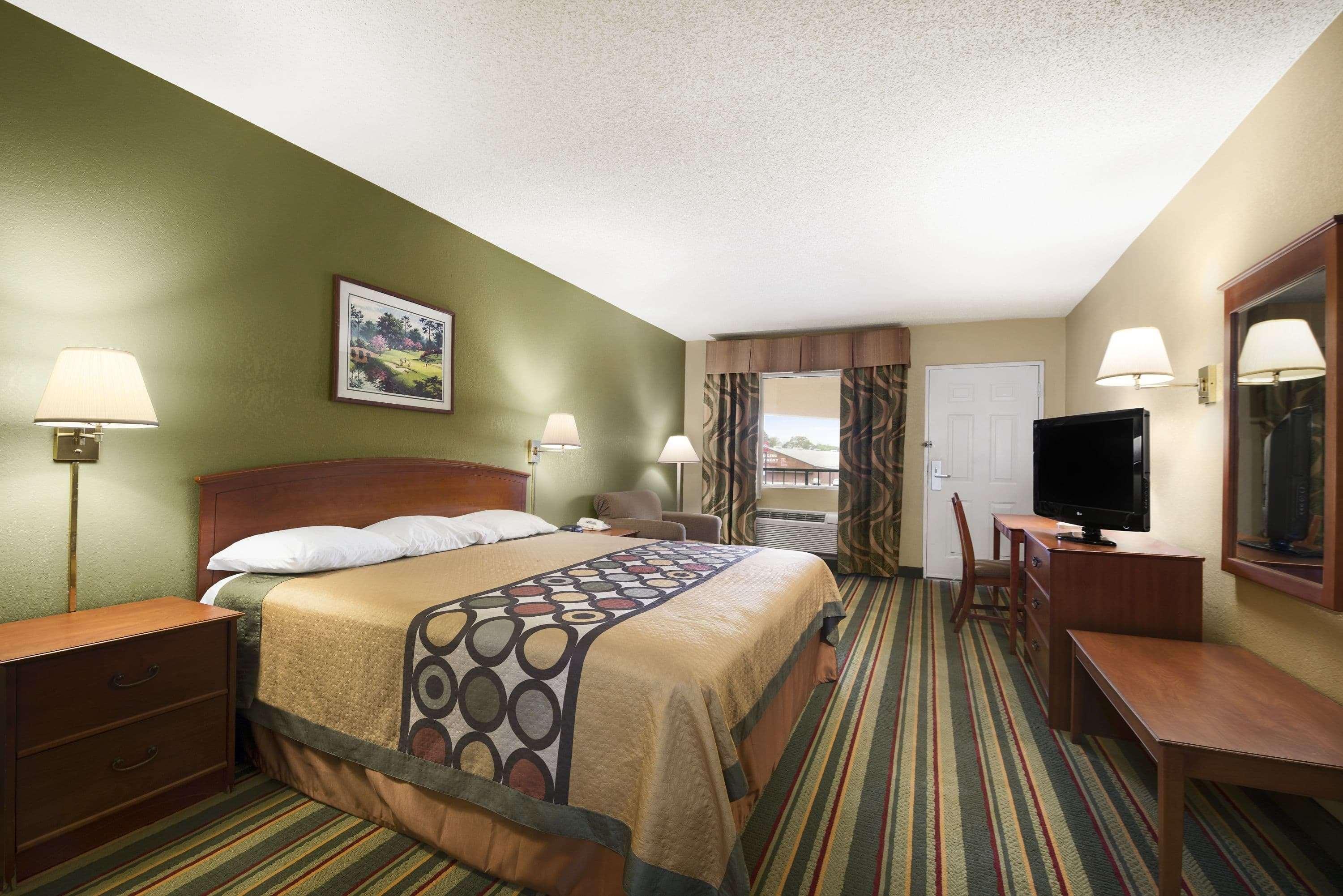 Super 8 By Wyndham Meridian Exterior photo